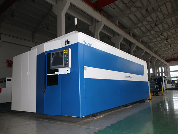 mesin pemotong laser serat karbon, cnc laser pemotong logam 2000 w untuk dijual